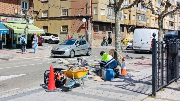 Obras de iluminación en los pasos de peatones. Ayto. León