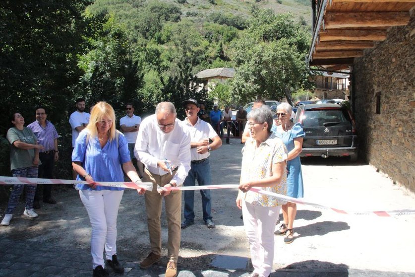 Inauguración de la plaza de Bouzas.