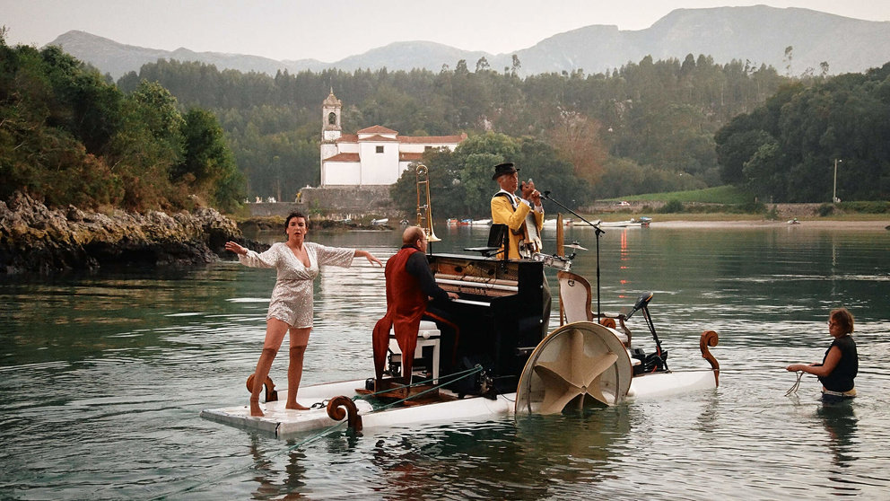 El Piano Flotante Regresa a León en Agosto con Dos Conciertos Sobre el Agua a Ritmo de Jazz