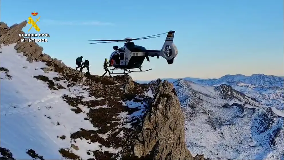 Rescatado un montañero con luxación de hombro en el pico Mortihuero (Cabrillanes)